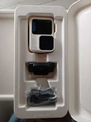 GoPro 13 Black (Edición Limitada Blanco Polar)