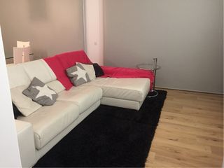 Divano con meccanismo elettrico