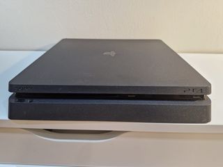 Consola PS4 1TB + 2 Mandos + FC24