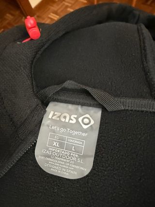 Chaqueta polar Izas con capucha