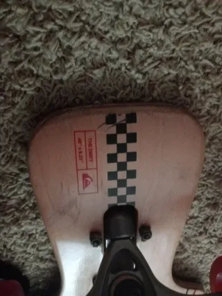 Skate Quiksilver Negro Ruedas Rojas