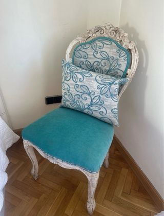 Silla restaurada única estilo barroco