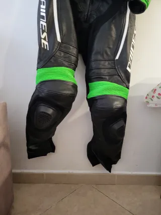 Mono Dainese 2 piezas Negro/Verde