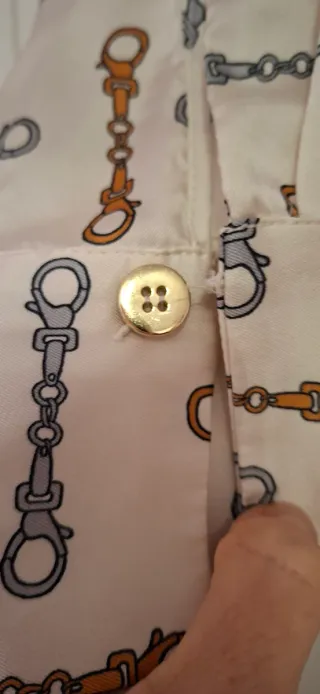 Blusa Zara satinada con estampado