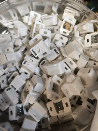 Cierres para puertas de muebles (pack)