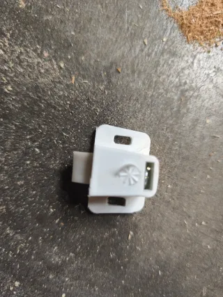 Cierres para puertas de muebles (pack)