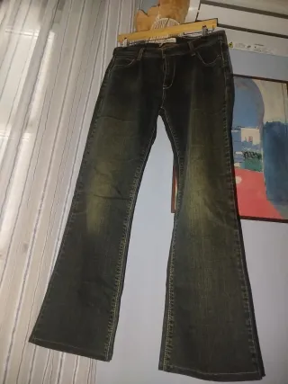 Levi's acampanados