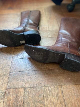 Stivali alti in pelle marrone