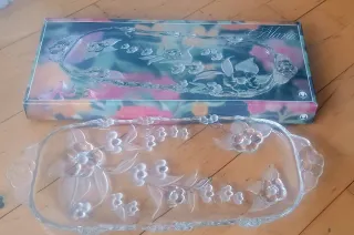 Bandeja cristal flores relieve