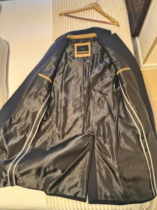 Abrigo azul marino elegante