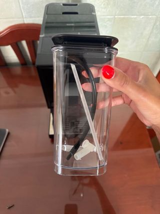 Cafetera superautomática Cecotec poco uso en caja.