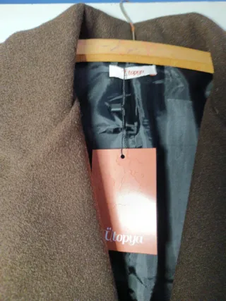 Abrigo paño con hombreras