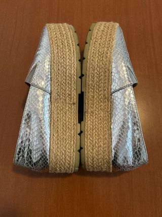 Zapatos estilo espadrilles plateados