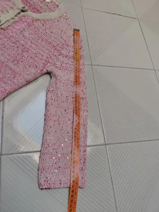 Cardigan rosa e beige con paillettes