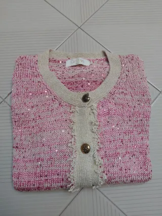 Cardigan rosa e beige con paillettes