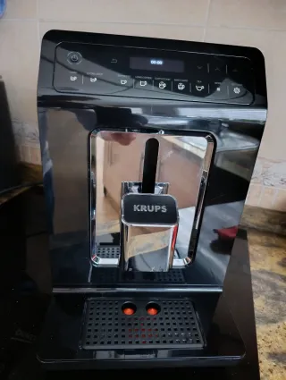 Cafetera Krups Automática Negra