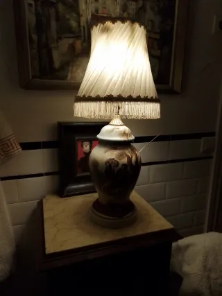 Lámpara de mesa cerámica pintada a mano