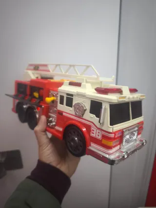 Camión de bomberos clásico grande