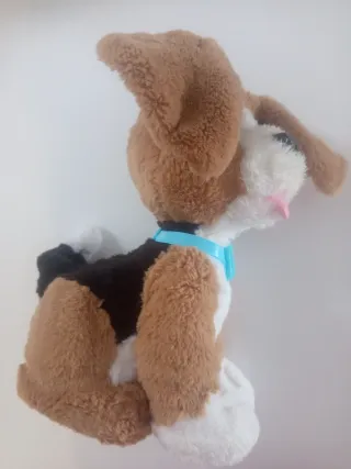 Perro de peluche interactivo