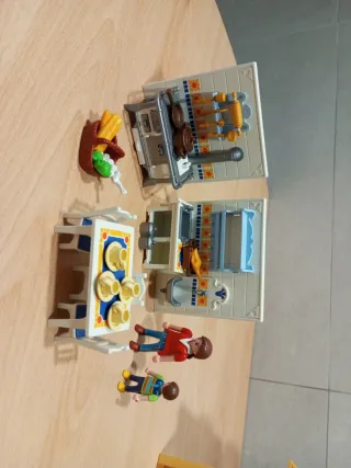Lote Playmobil Casa, cocina y lavandería.