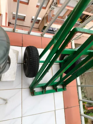 2 carretilla de repartos en excelente estado