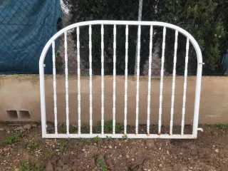 Reja de hierro blanca con arco 195 ancho x 143 alt