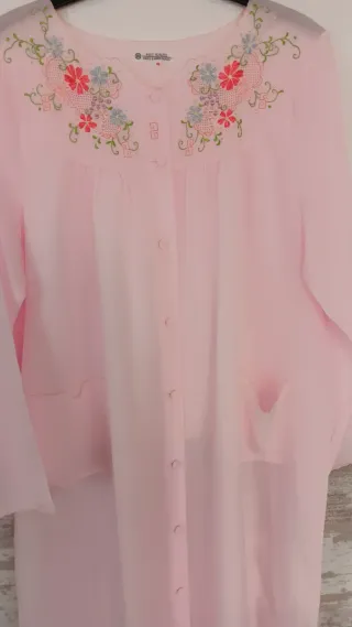 Bata fresca sin estrenar,ideal entretiempo/verano