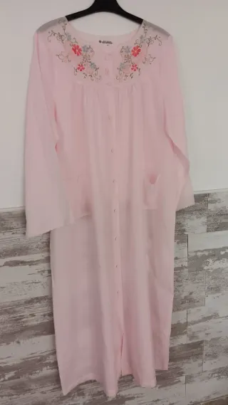 Bata fresca sin estrenar,ideal entretiempo/verano