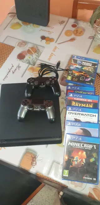 Consola PS4 Slim 500gb Negra + 6Juegos dos mandos