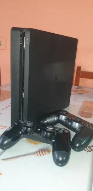 Consola PS4 Slim 500gb Negra + 6Juegos dos mandos