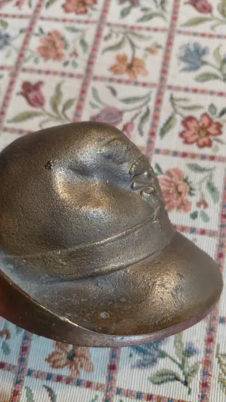 Soprammobile/fermacarte  peso circa 150 lungh 8 cm