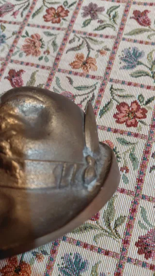 Soprammobile/fermacarte  peso circa 150 lungh 8 cm
