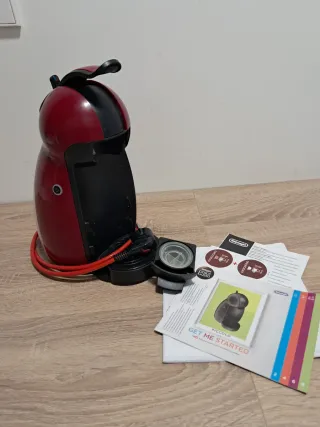 Cafetera Dolce Gusto De Longhi color rojo
