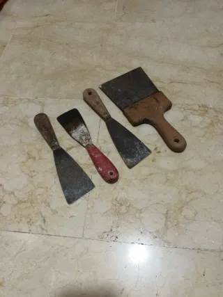 Lote 4 espátulas. 5€ las 4 espátulas.