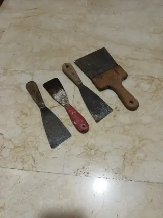 Lote 4 espátulas. 5€ las 4 espátulas.