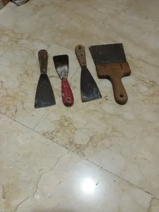 Lote 4 espátulas. 5€ las 4 espátulas.