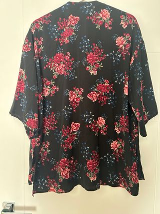 Kimono H&M flores negro
