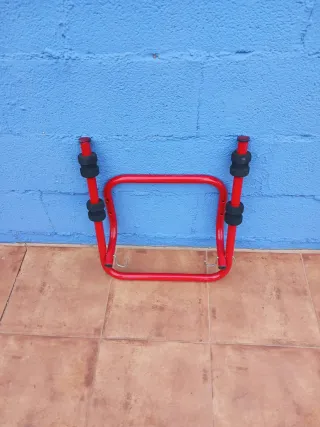 Soporte para bicicleta rojo
