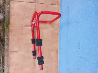 Soporte para bicicleta rojo