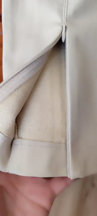 Calças Zara imitação pele bege T.36