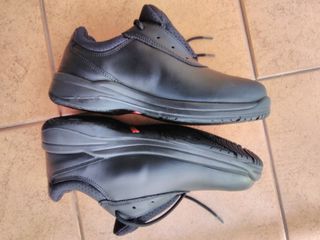 Zapatos de trabajo negros