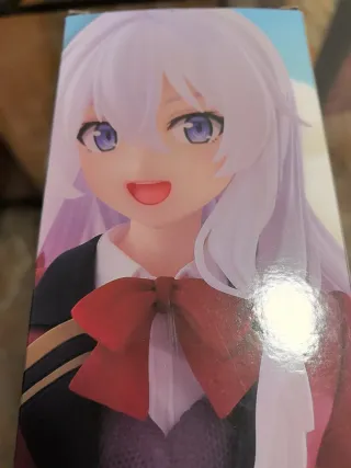 Figura Eliana Uniforme Escolar