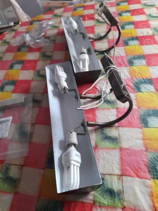 Dos plafones para cuadros