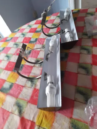 Dos plafones para cuadros