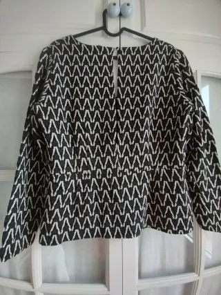 Blusa Bimba y Lola Negra y Blanca