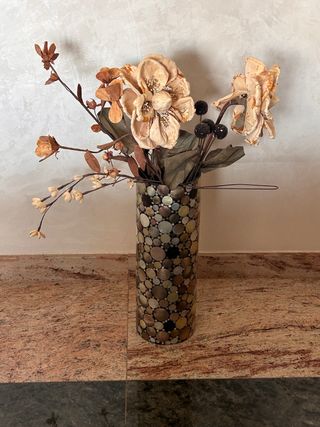 Jarrón con flores secas
