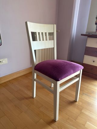 Silla de comedor tapizada morada