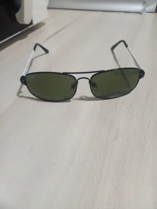 Gafas de sol Ray-Ban niño negro.