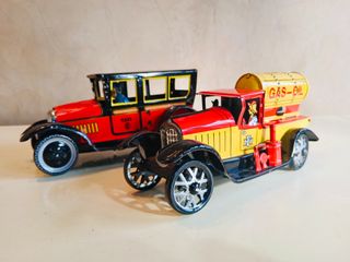 COCHES DE HOJALATA CAMIÓN Y TAXI A CUERDA