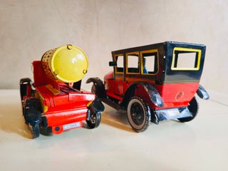 COCHES DE HOJALATA CAMIÓN Y TAXI A CUERDA
